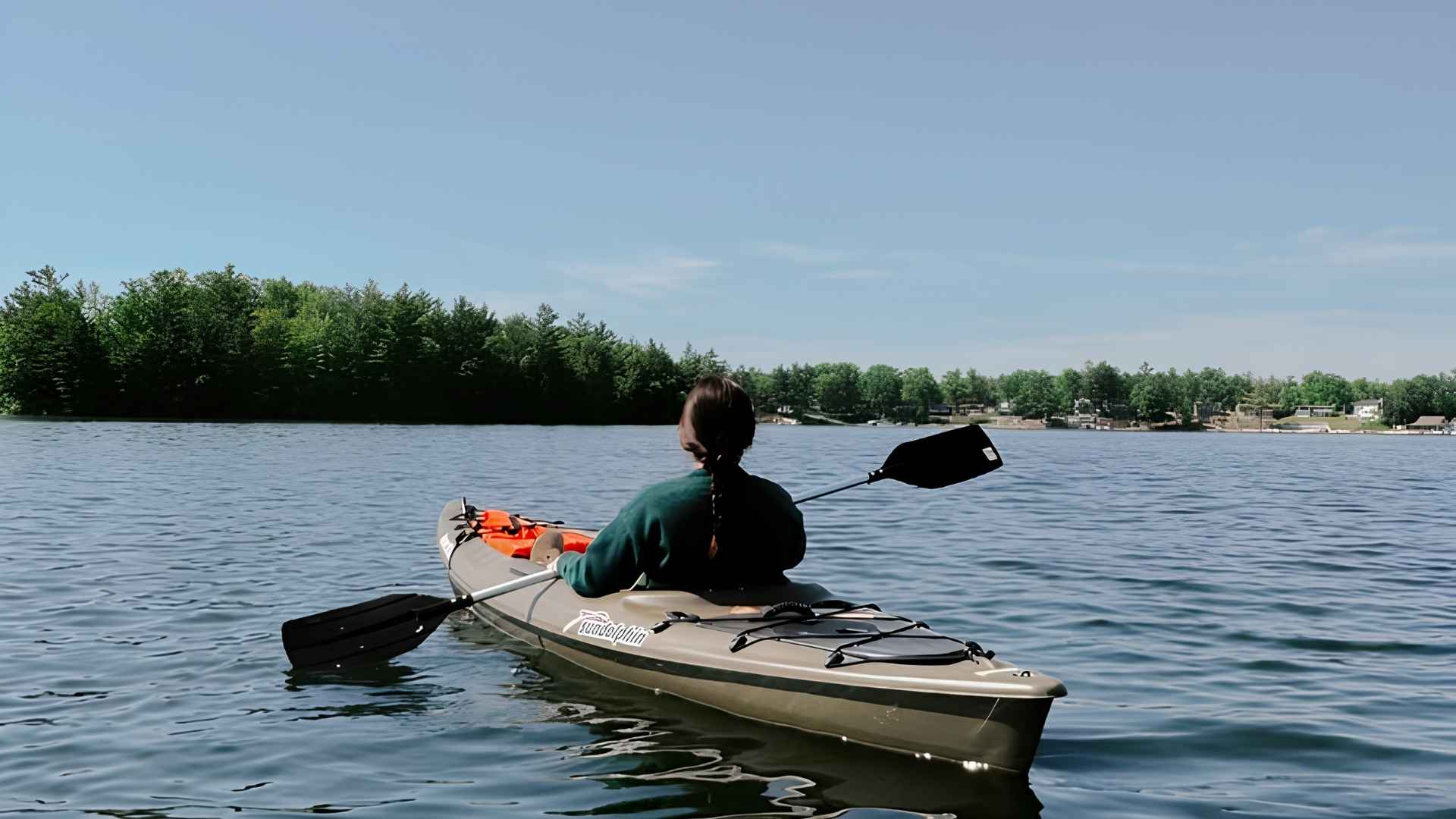 Jindabyne kayaking